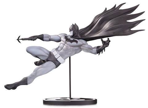 BATMAN B&W STATUE BY DOUG MAHNKE