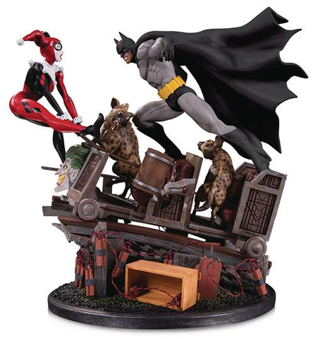 DC COMICS - BATMAN VS HARLEY QUINN BATTLE - STATUE 45CM